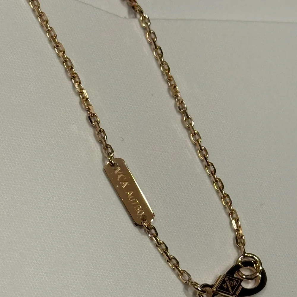 Van Cleef & Arpels 2025 Pink Mother Of Pearl Holiday Pendant Necklace - Picture 5 of 7